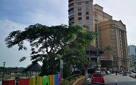 Riverbank Suites Kuching Waterfront